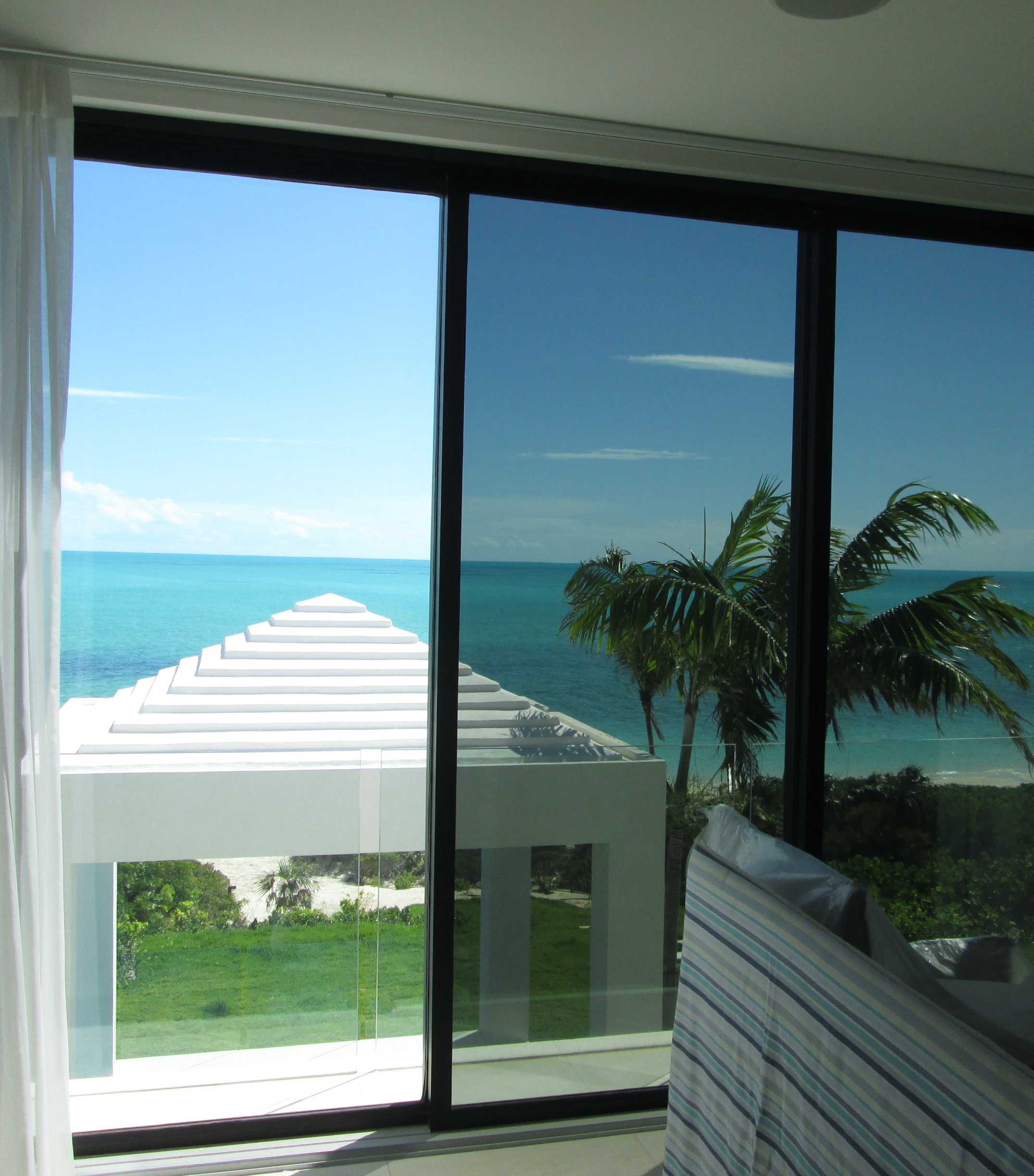 Glass installation in Kendall